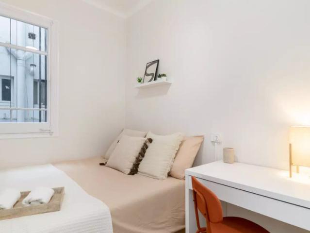 Room in a shared 4 bedroom apartment for rent in el Bon Pastor