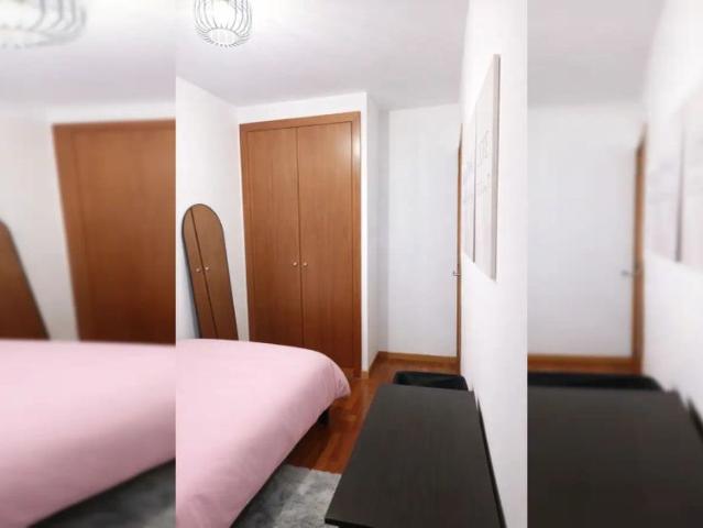 Room in a shared 4 bedroom apartment for rent in El Fort Pienc, only females