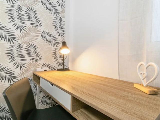Room in a shared 4 bedroom apartment for rent in El Poble Sec