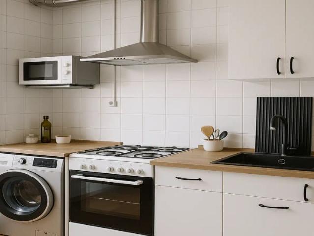 Room in a shared 4 bedroom apartment for rent in El Pilar, bills included