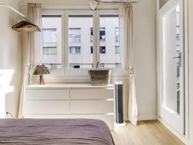 Room in a shared 4 bedroom apartment for rent in El Raval