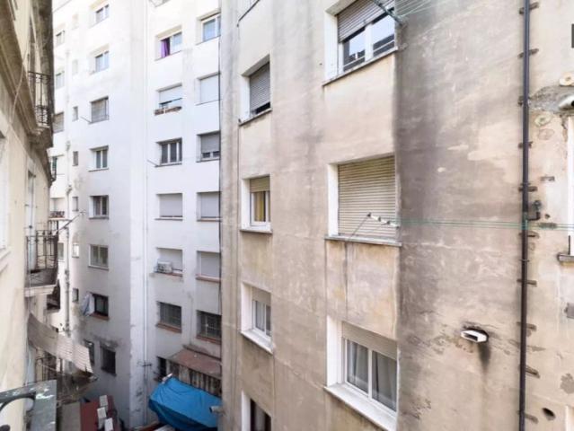 Room in a shared 4 bedroom apartment for rent in El Raval