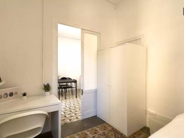 Room in a shared 4 bedroom apartment for rent in El Raval
