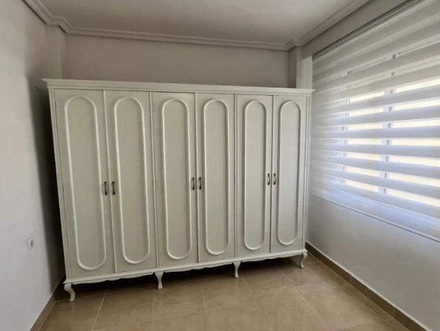 Room in a shared 4 bedroom apartment for rent in Elche