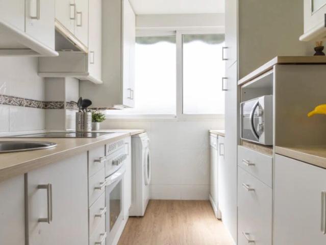Room in a shared 4 bedroom apartment for rent in Los Rosales