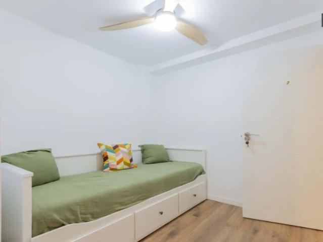 Room in a shared 4 bedroom apartment for rent in La Creu del Grau