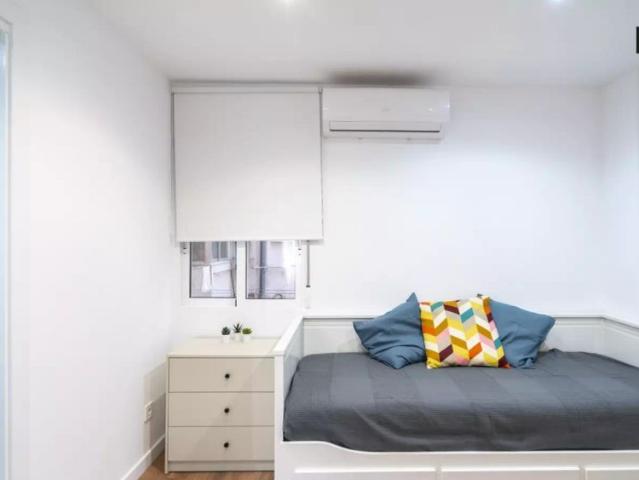 Room in a shared 4 bedroom apartment for rent in La Creu del Grau
