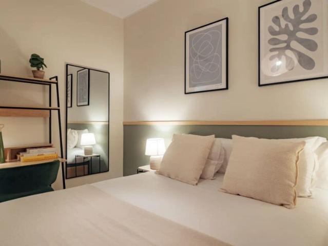 Room in a shared 4 bedroom apartment for rent in la Dreta de l'Eixample