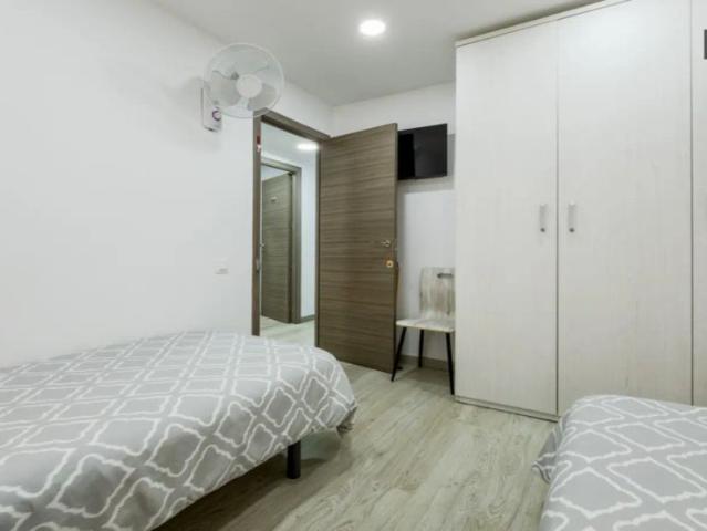 Room in a shared 4 bedroom apartment for rent in la Marina de Port