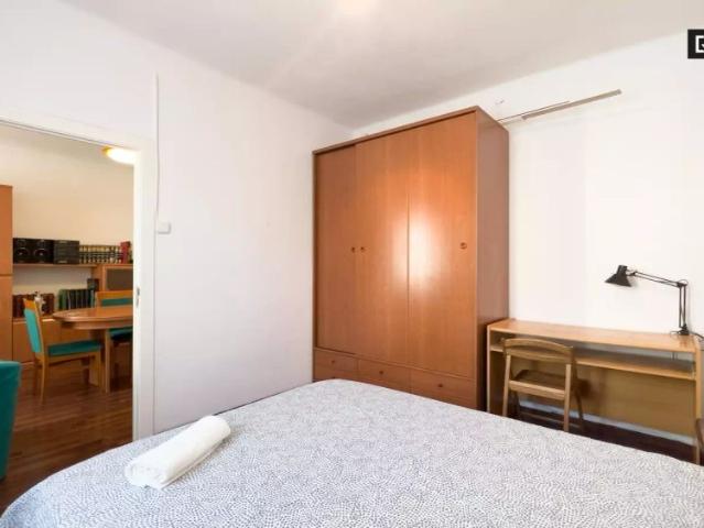 Room in a shared 4 bedroom apartment for rent in La Sagrada Família Professionals and Students only