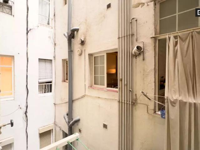 Room in a shared 4 bedroom apartment for rent in La Sagrada Família