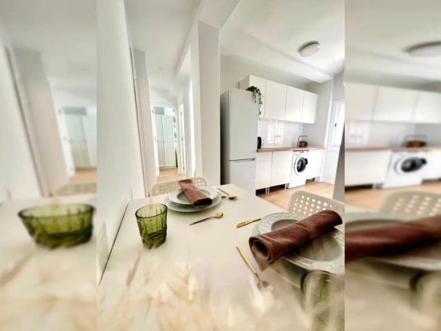 Room in a shared 4 bedroom apartment for rent in La Palmilla