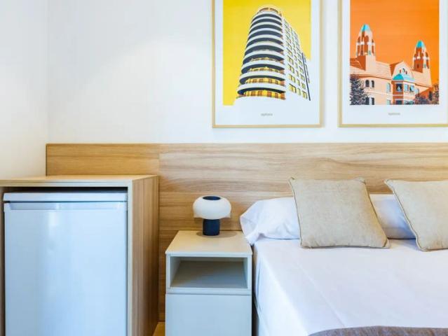 Room in a shared 4 bedroom apartment for rent in L'Amistat, all bills included