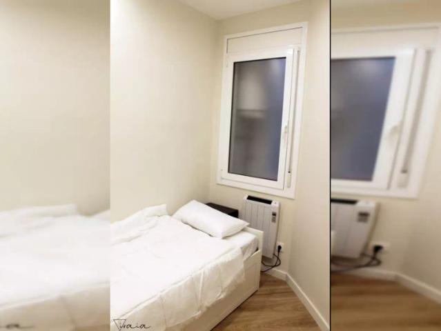 Room in a shared 4 bedroom apartment for rent in l'Antiga Esquerra de l'Eixample, Barcelona