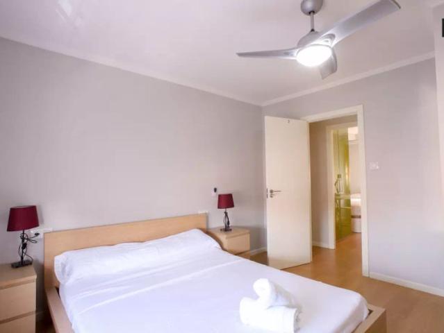 Room in a shared 4 bedroom apartment for rent in L'Illa Perduda
