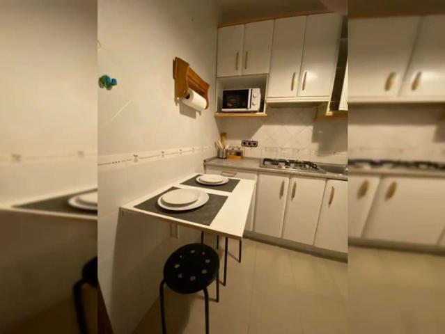 Room in a shared 4 bedroom apartment for rent in Lista, professionals only