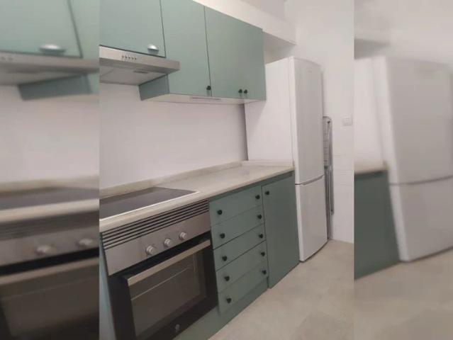 Room in a shared 4 bedroom apartment for rent in Moncada, perfect for women and professionals