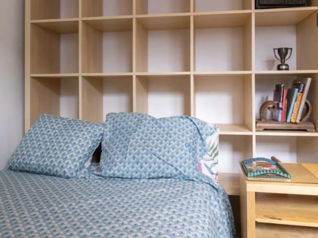 Room in a shared 4 bedroom apartment for rent in Moscardó, Madrid Females only, Professionals and Students