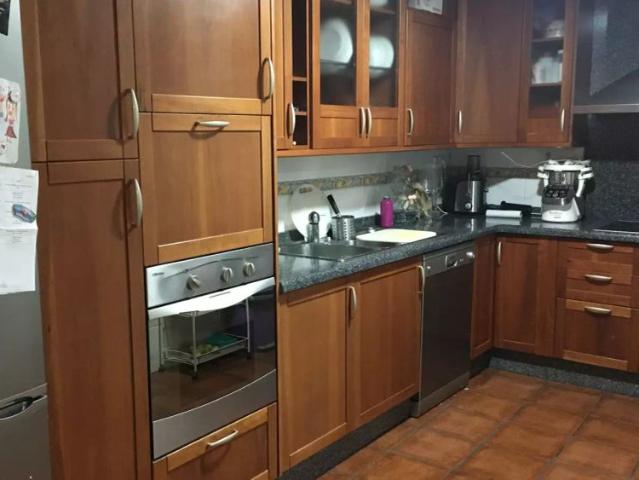 Room in a shared 4 bedroom apartment for rent in Murcia, only females
