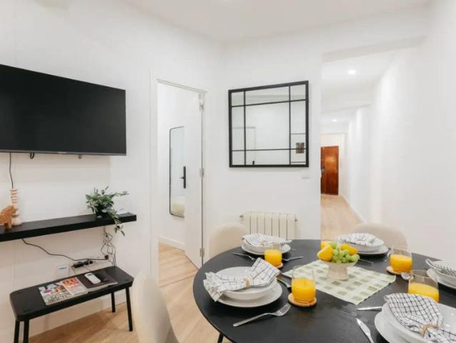 Room in a shared 4 bedroom apartment for rent in Nou Moles