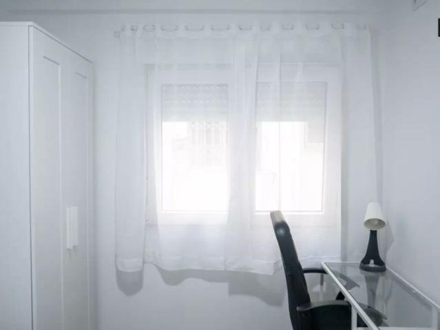 Room in a shared 4 bedroom apartment for rent in Nou Moles