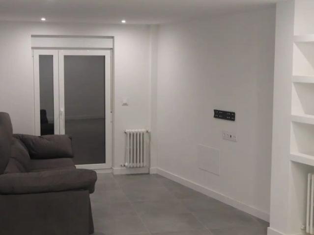 Room in a shared 4 bedroom apartment for rent in Salamanca, bills included