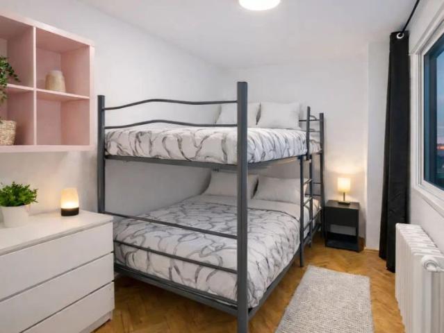 Room in a shared 4 bedroom apartment for rent in San Andrés, Madrid for professionals and students