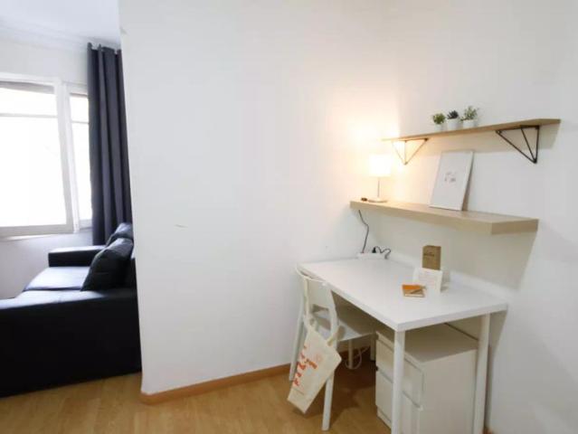 Room in a shared 4 bedroom apartment for rent in Sant Andreu, all bills included, professionals or students