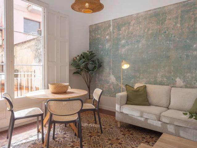 Room in a shared 4 bedroom apartment for rent in Sant Andreu, professionals only