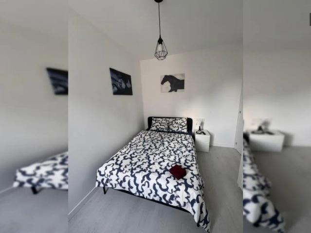Room in a shared 4 bedroom apartment for rent in Sant Antoni