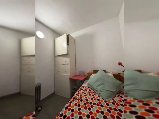 Room in a shared 4 bedroom apartment for rent in Sant Gervasi Bonanova, only females, professionals and students only