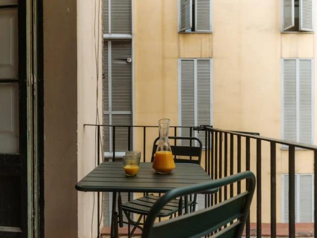 Room in a shared 4 bedroom apartment for rent in Sant Pere Santa Caterina i la Ribera, all bills included