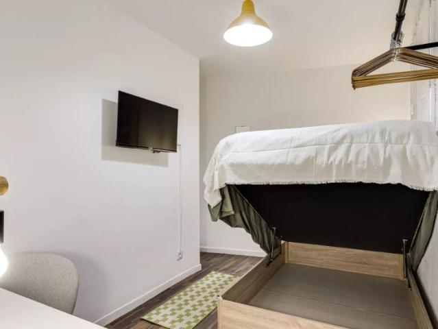 Room in a shared 4 bedroom apartment for rent in Sant Pere Santa Caterina i la Ribera