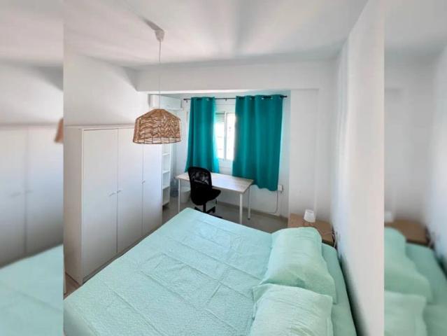Room in a shared 4 bedroom apartment for rent in Santa Rita, all bills included