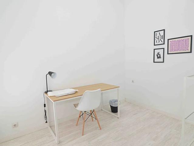 Room in a shared 4 bedroom apartment for rent in Santander, perfect for students