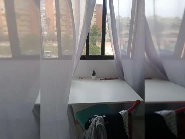 Room in a shared 4 bedroom apartment for rent in Schamann