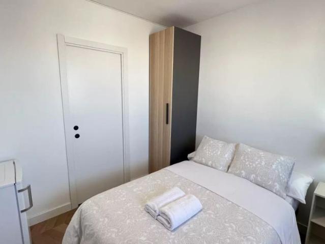 Room in a shared 4 bedroom apartment for rent in Pacífico, professionals and students