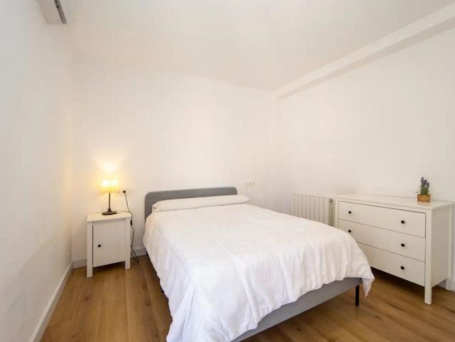 Room in a shared 4 bedroom apartment for rent in Pajaritos
