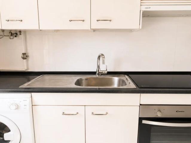 Room in a shared 4 bedroom apartment for rent in Puerta del Ángel