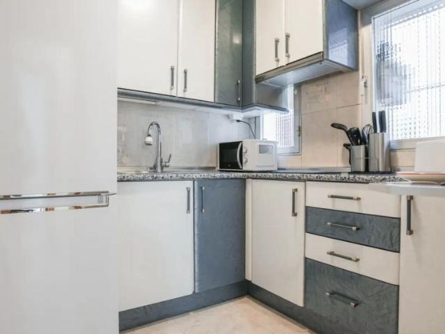 Room in a shared 4 bedroom apartment for rent in Puerta del Ángel