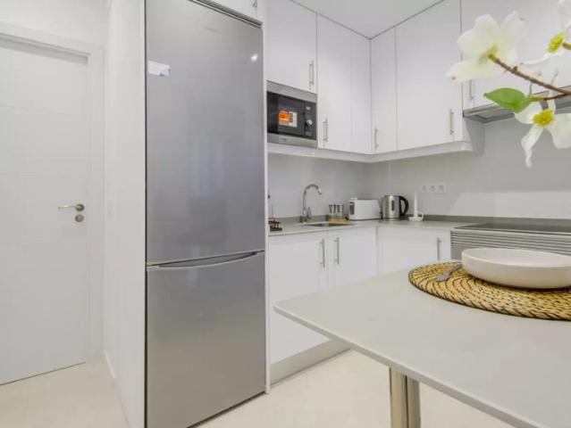 Room in a shared 4 bedroom apartment for rent in Puerta del Ángel, all bills included