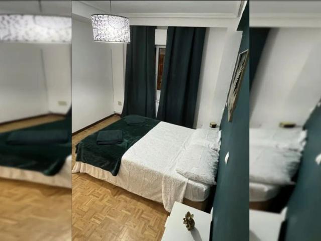 Room in a shared 4 bedroom apartment for rent in Quintana, only professionals and students
