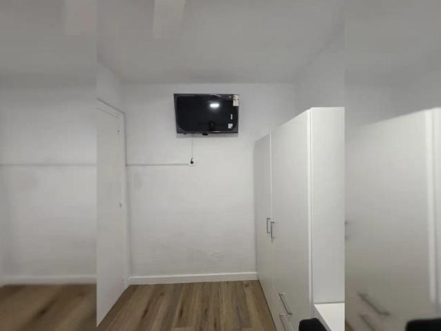 Room in a shared 4 bedroom apartment for rent in Tormos, bills included
