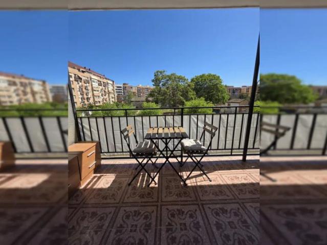 Room in a shared 4 bedroom apartment for rent in Tormos, bills included