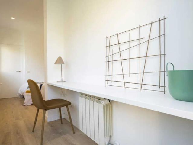 Room in a shared 4 bedroom apartment for rent in Trafalgar, bills included, no couples