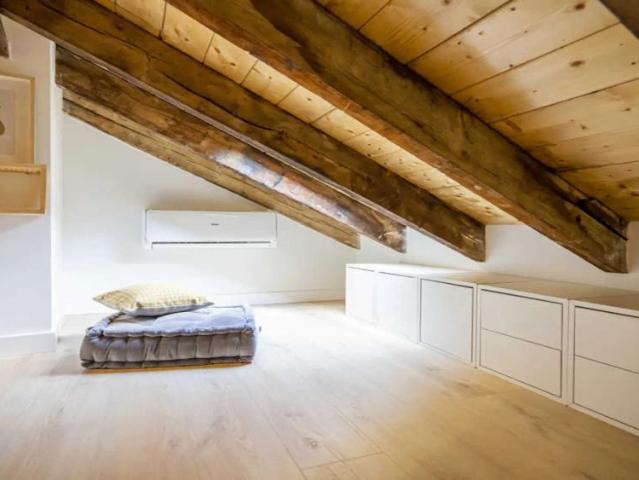 Room in a shared 4 bedroom apartment for rent in Trafalgar, bills included, no couples