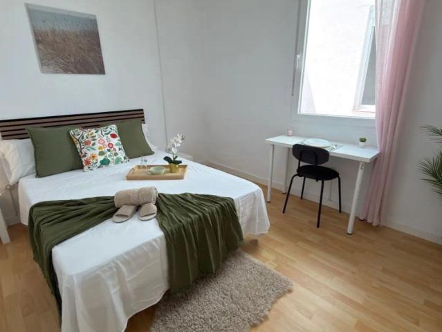Room in a shared 4 bedroom apartment for rent in Trafalgar