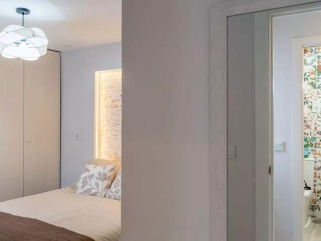 Room in a shared 4 bedroom apartment for rent in Valdeacederas for professionals and students only