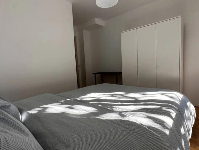 Room in a shared 4 bedroom apartment for rent in Valverde, bills included
