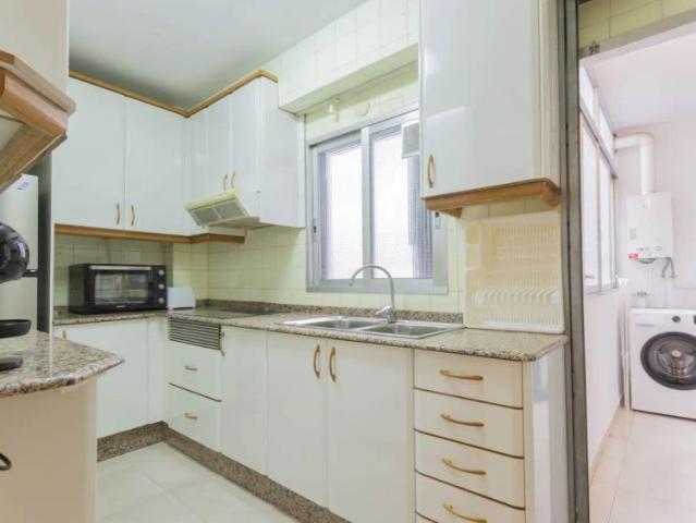 Room in a shared 4 bedroom apartment for rent in Vara de Quart